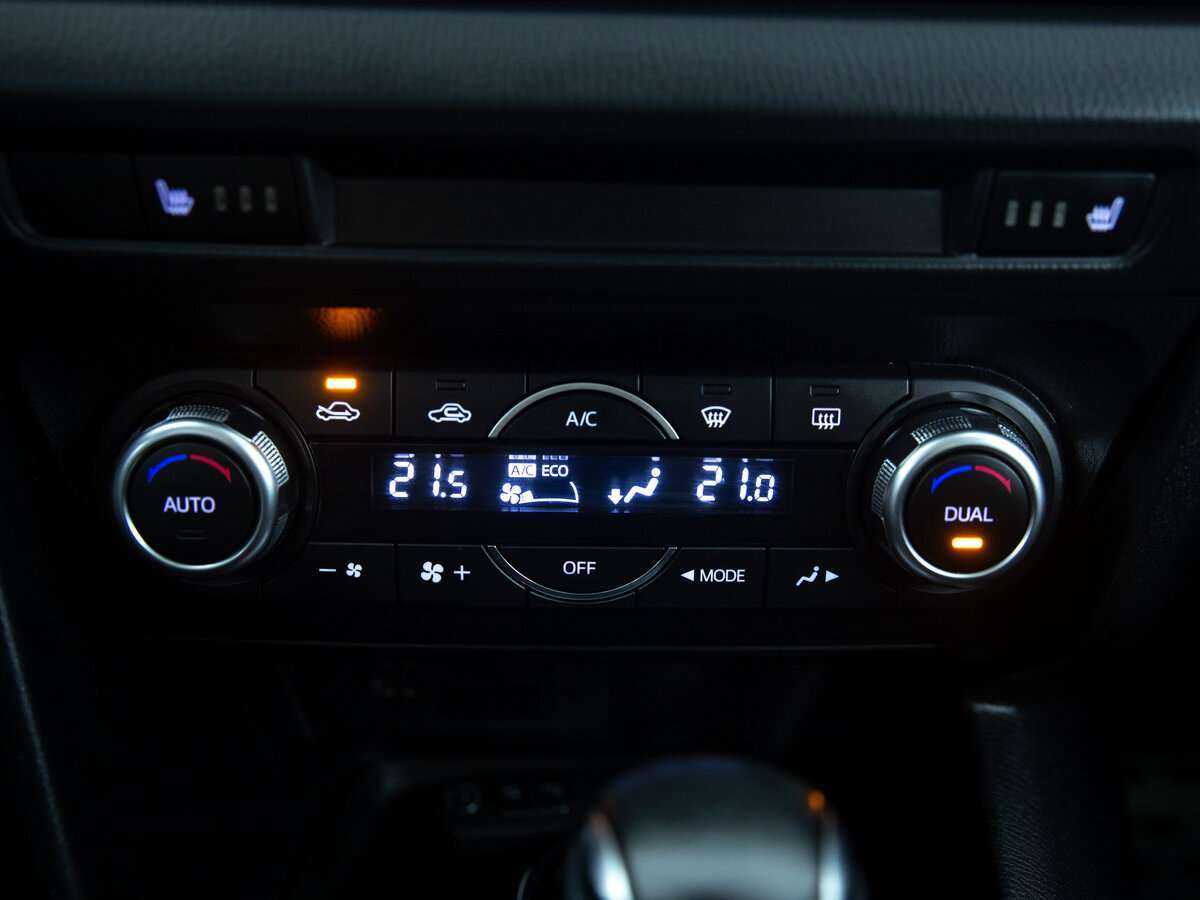 Купить Mazda 3 с пробегом. Фото: #14