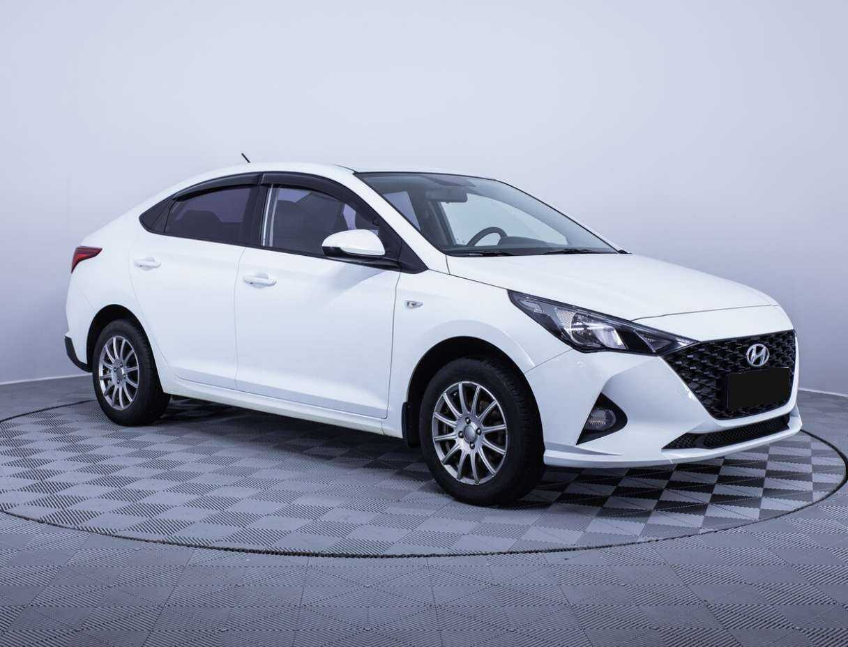 Купить Hyundai Solaris с пробегом. Фото: #2