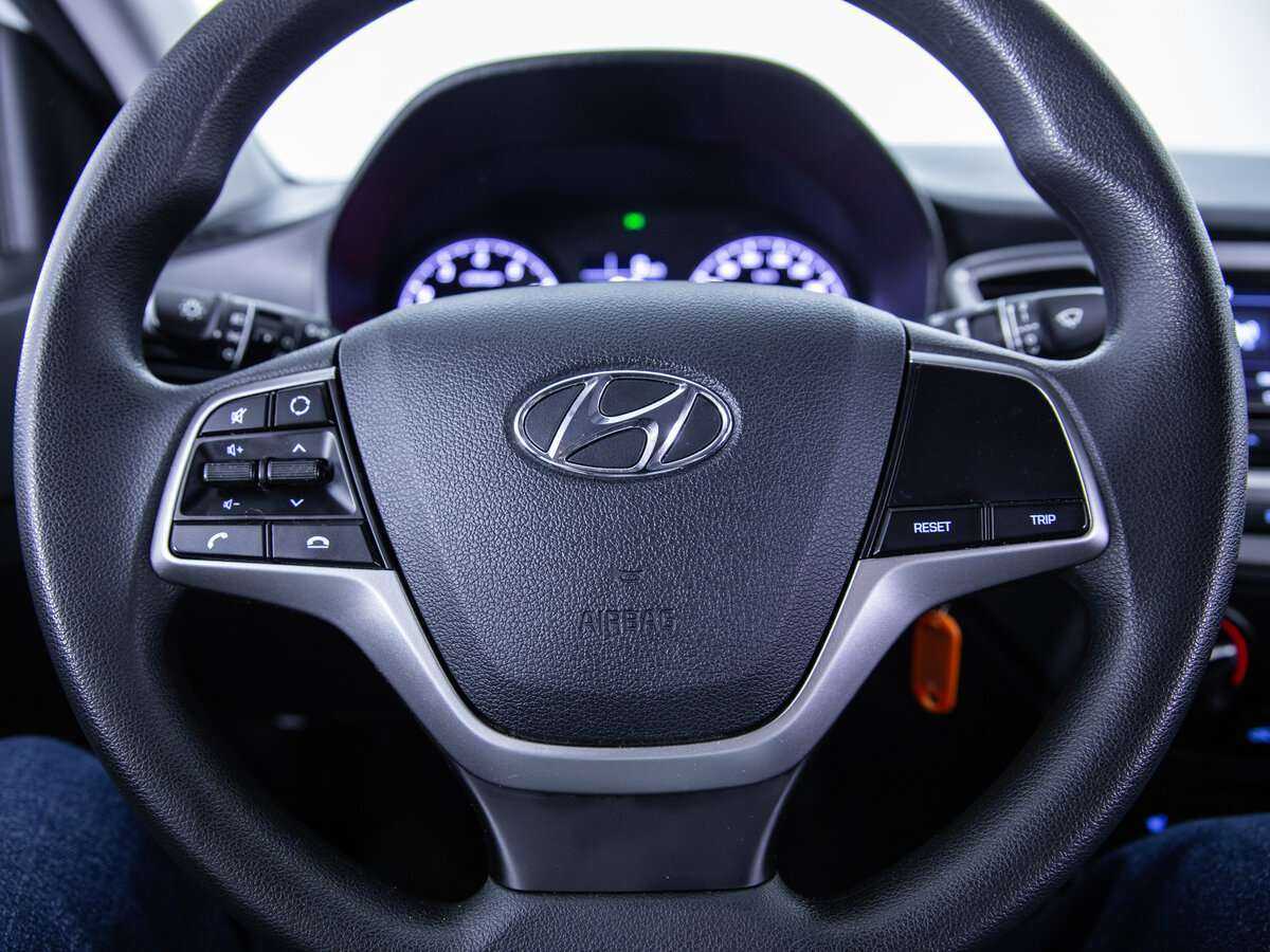 Купить Hyundai Solaris с пробегом. Фото: #9