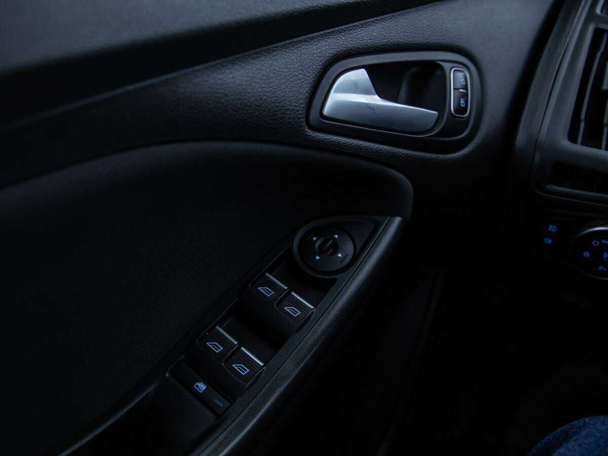 Купить Ford Focus с пробегом. Фото: #11