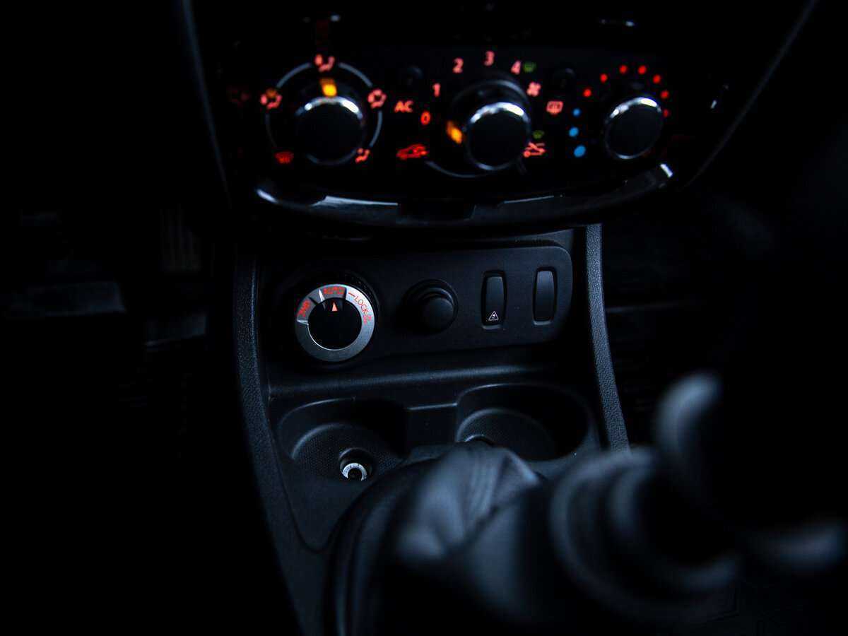 Купить Nissan Terrano с пробегом. Фото: #16