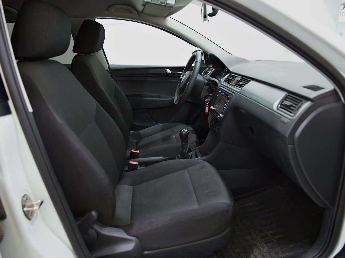 Купить Skoda Rapid с пробегом. Фото: #6