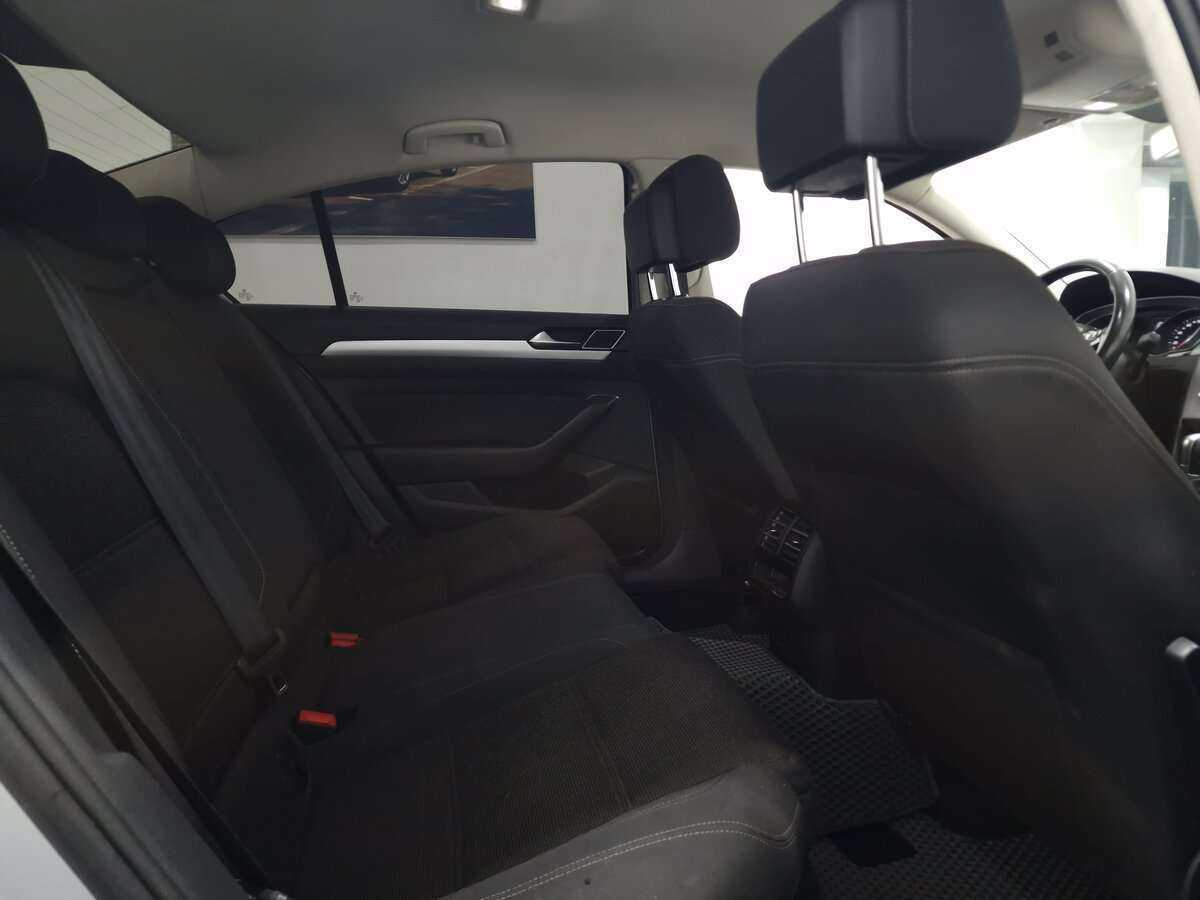 Купить Volkswagen Passat с пробегом. Фото: #16