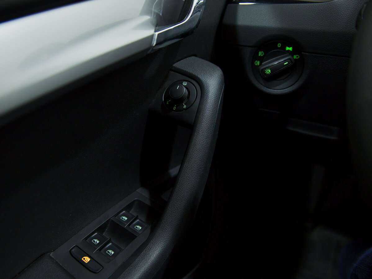 Купить Skoda Octavia с пробегом. Фото: #9