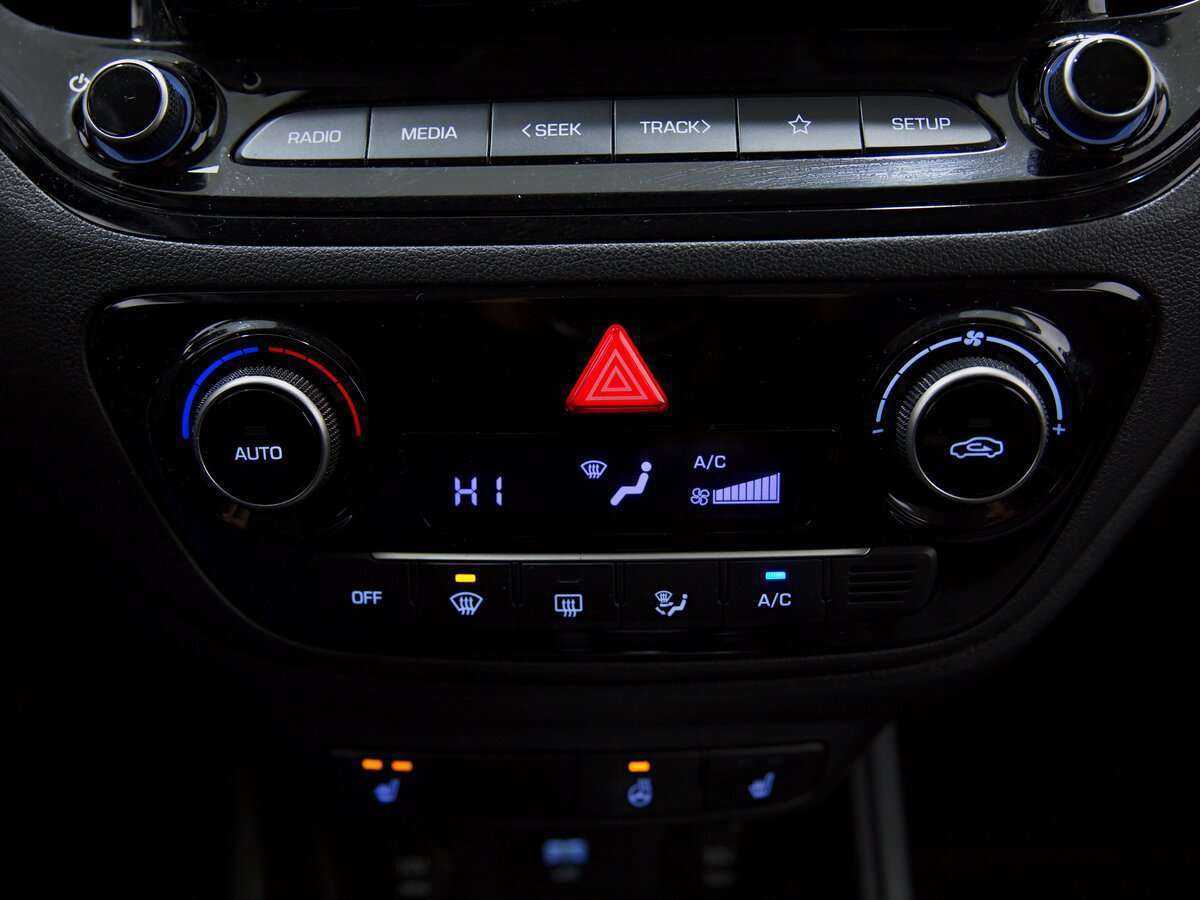 Купить Hyundai Solaris с пробегом. Фото: #11