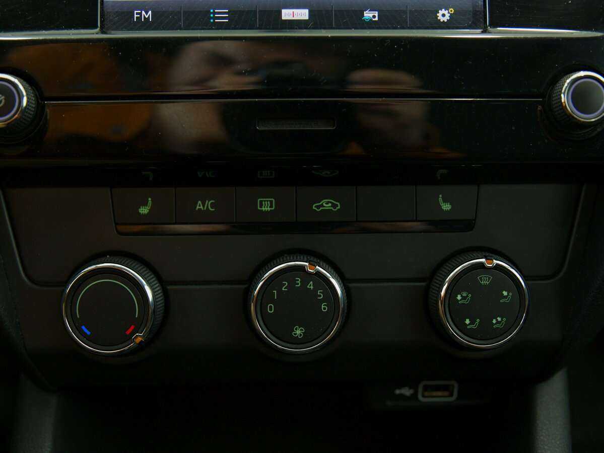 Купить Skoda Octavia с пробегом. Фото: #9