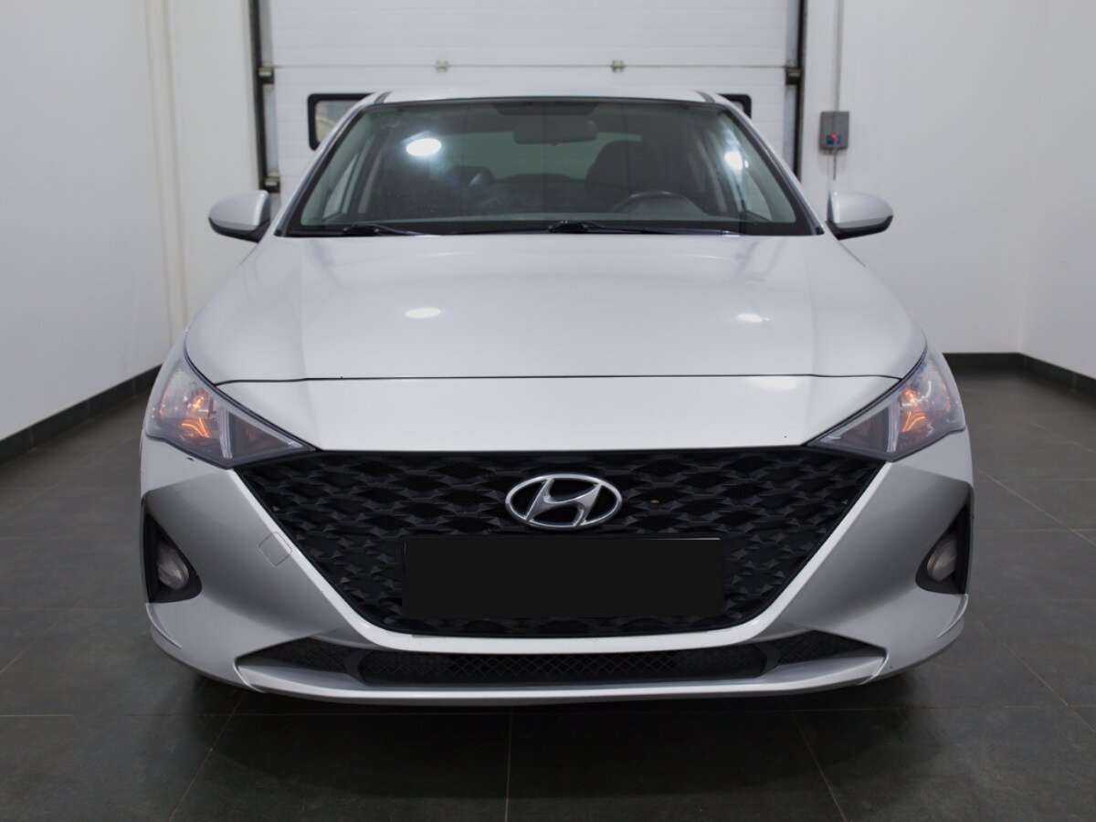 Купить Hyundai Solaris с пробегом. Фото: #1