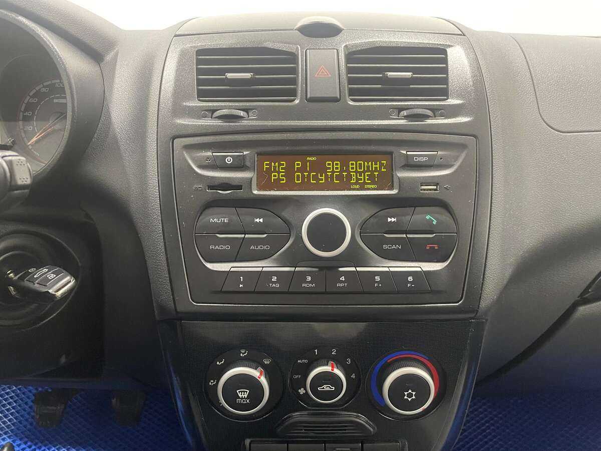 Купить Lada (ВАЗ) Kalina с пробегом. Фото: #8