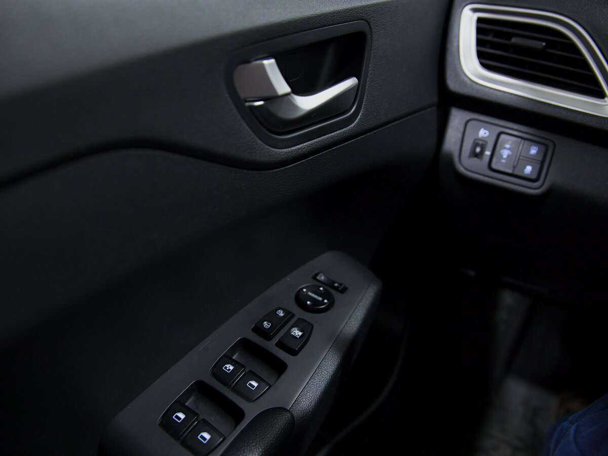 Купить Hyundai Solaris с пробегом. Фото: #14