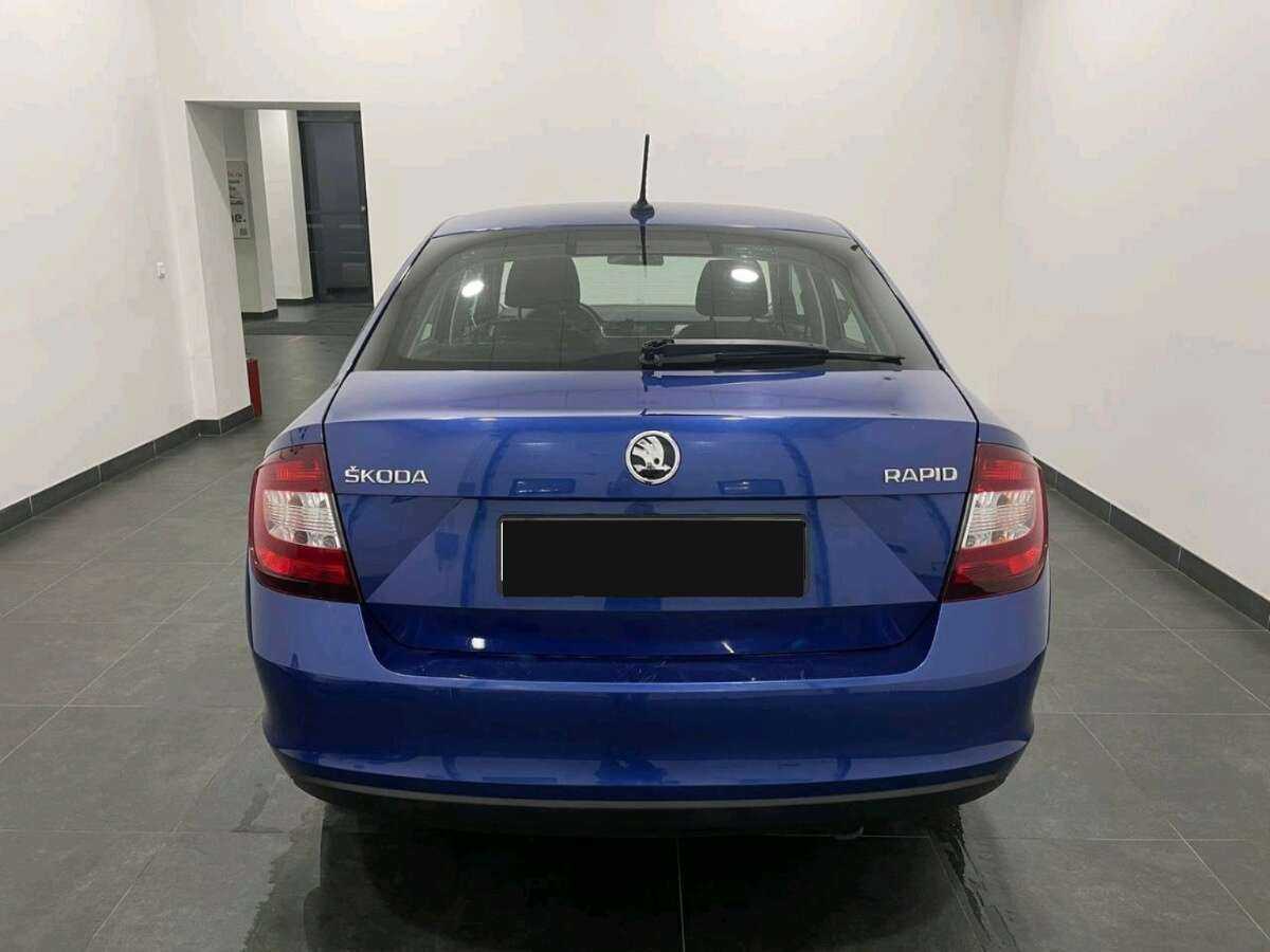 Купить Skoda Rapid с пробегом. Фото: #4