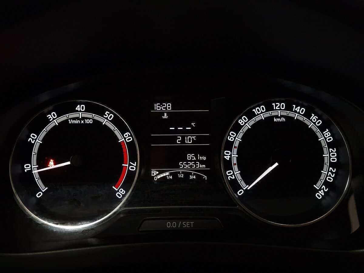 Купить Skoda Rapid с пробегом. Фото: #4