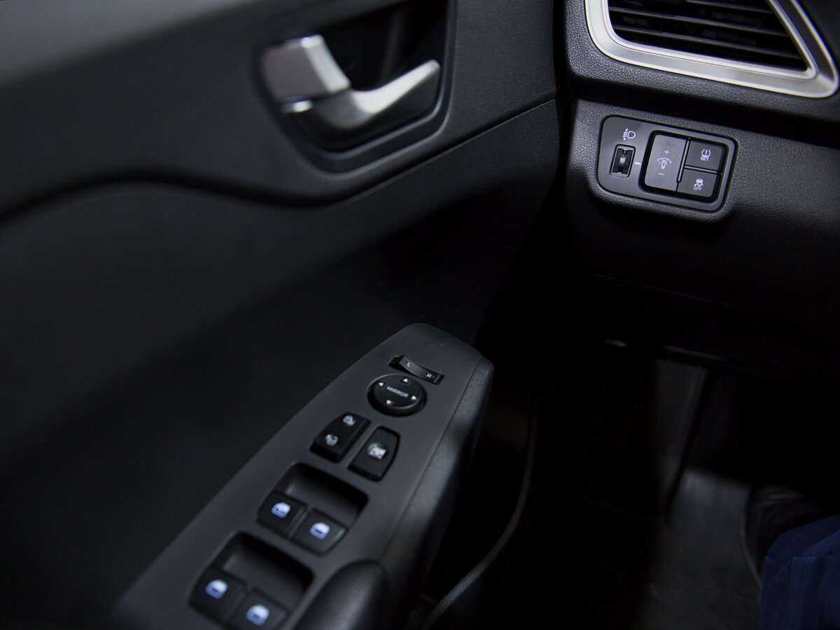 Купить Hyundai Solaris с пробегом. Фото: #13