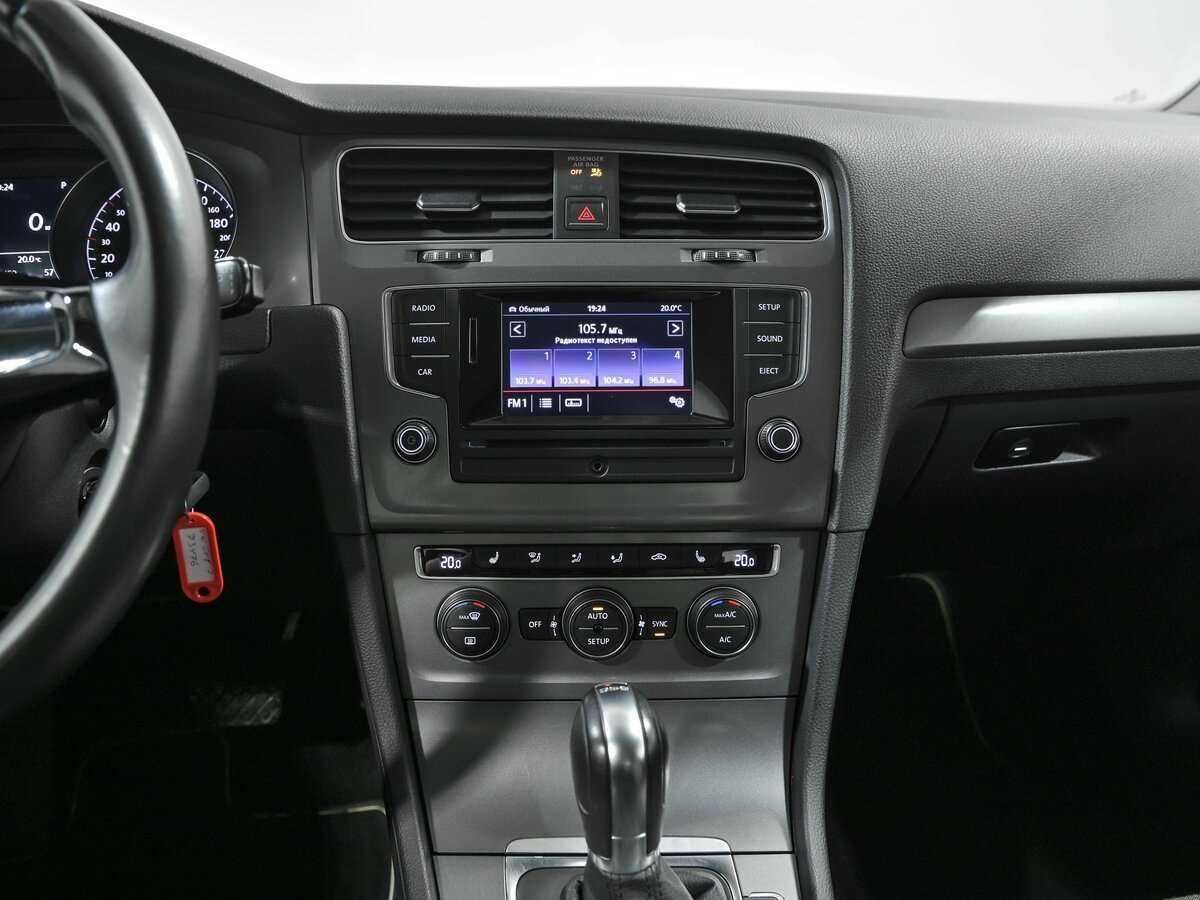 Купить Volkswagen Golf с пробегом. Фото: #9