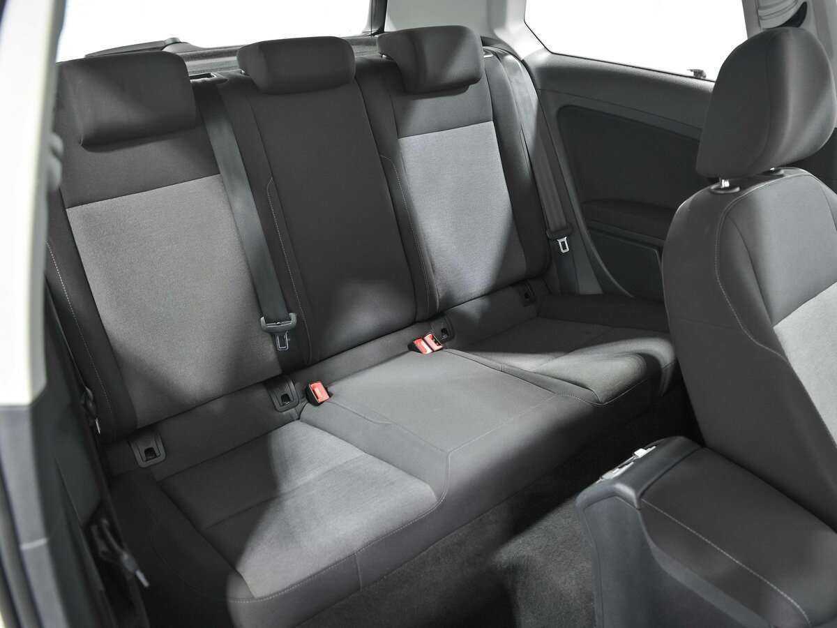 Купить Volkswagen Golf с пробегом. Фото: #13