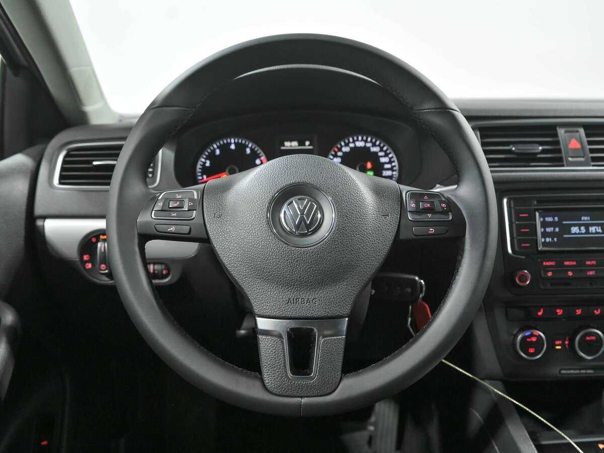 Купить Volkswagen Jetta с пробегом. Фото: #8