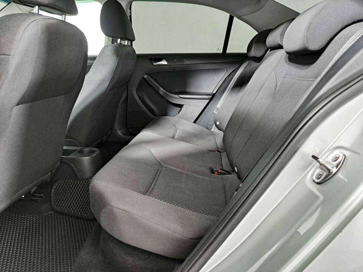 Купить Volkswagen Jetta с пробегом. Фото: #11