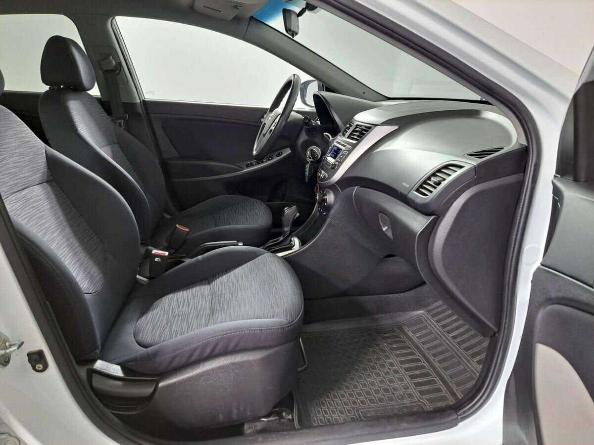 Купить Hyundai Solaris с пробегом. Фото: #8