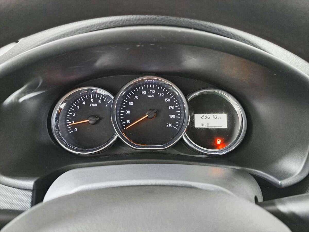 Купить Renault Logan с пробегом. Фото: #10