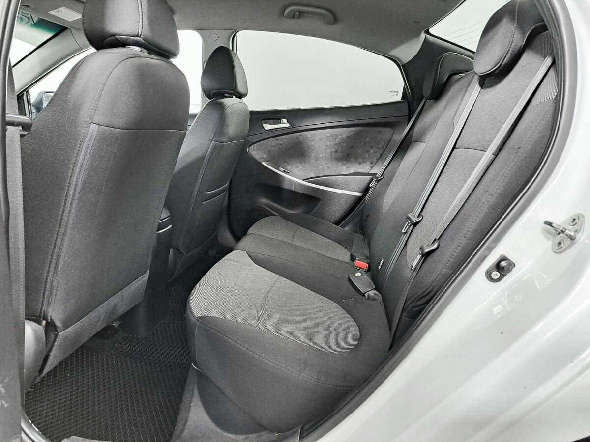 Купить Hyundai Solaris с пробегом. Фото: #11