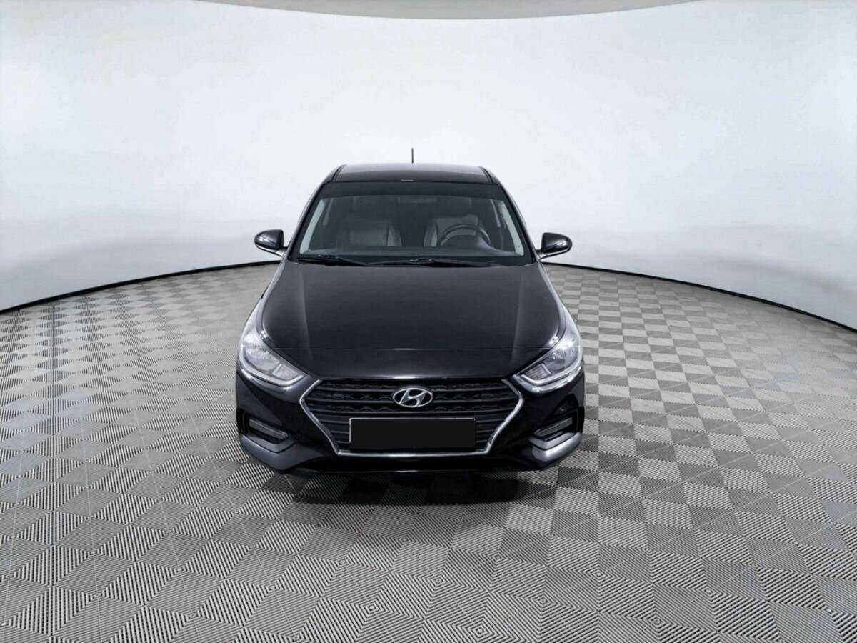Купить Hyundai Solaris с пробегом. Фото: #1