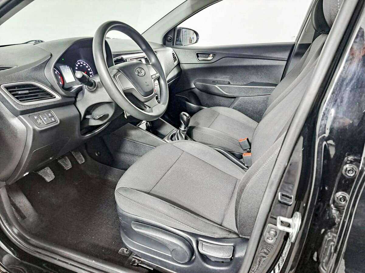 Купить Hyundai Solaris с пробегом. Фото: #15