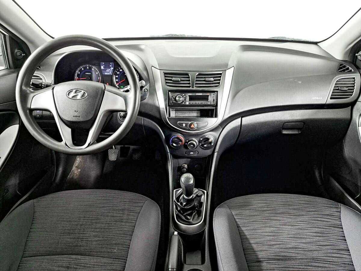 Купить Hyundai Solaris с пробегом. Фото: #11