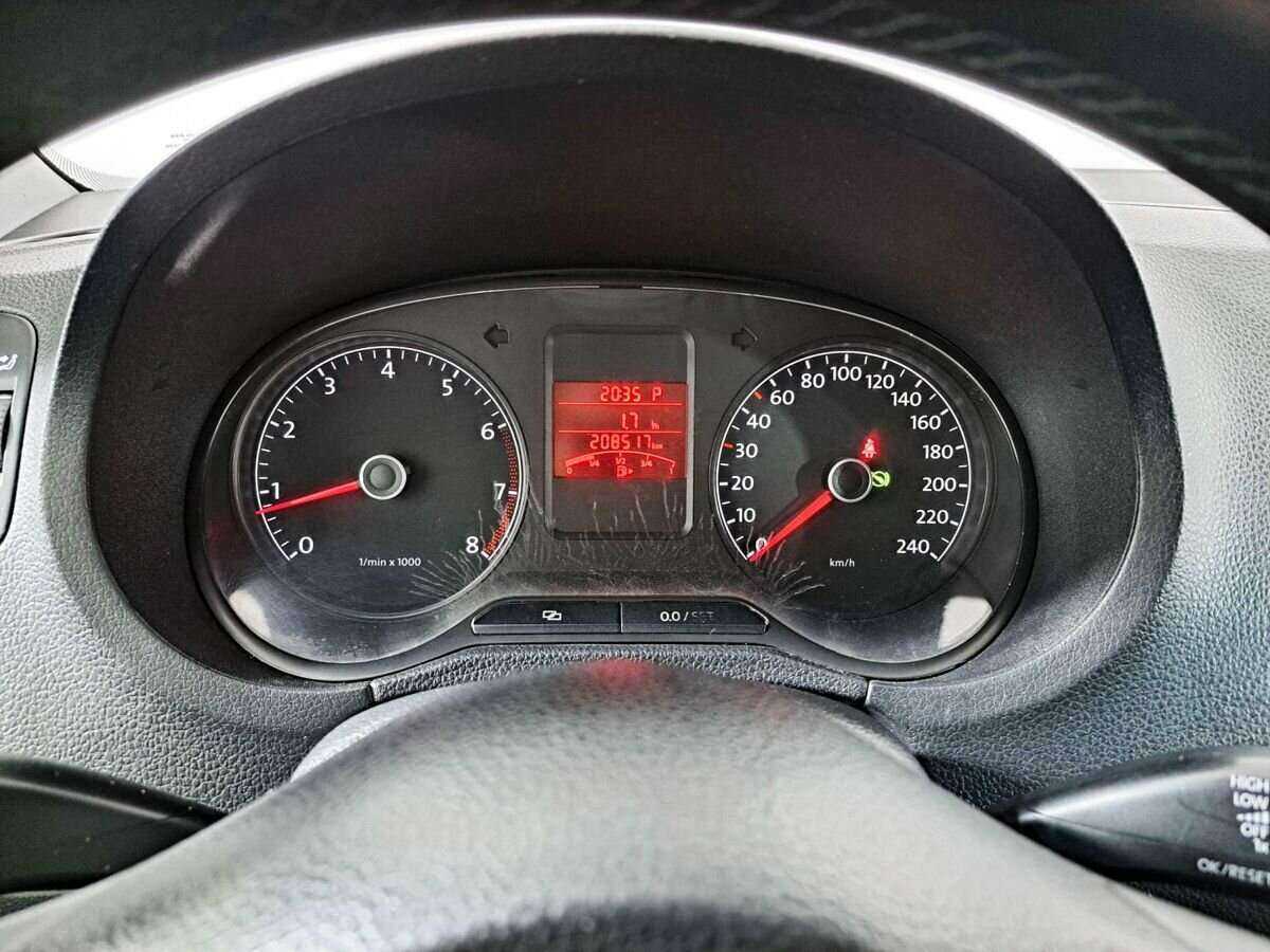 Купить Volkswagen Polo с пробегом. Фото: #9