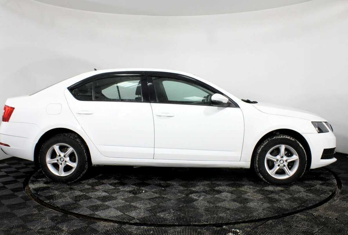 Купить Skoda Octavia с пробегом. Фото: #3