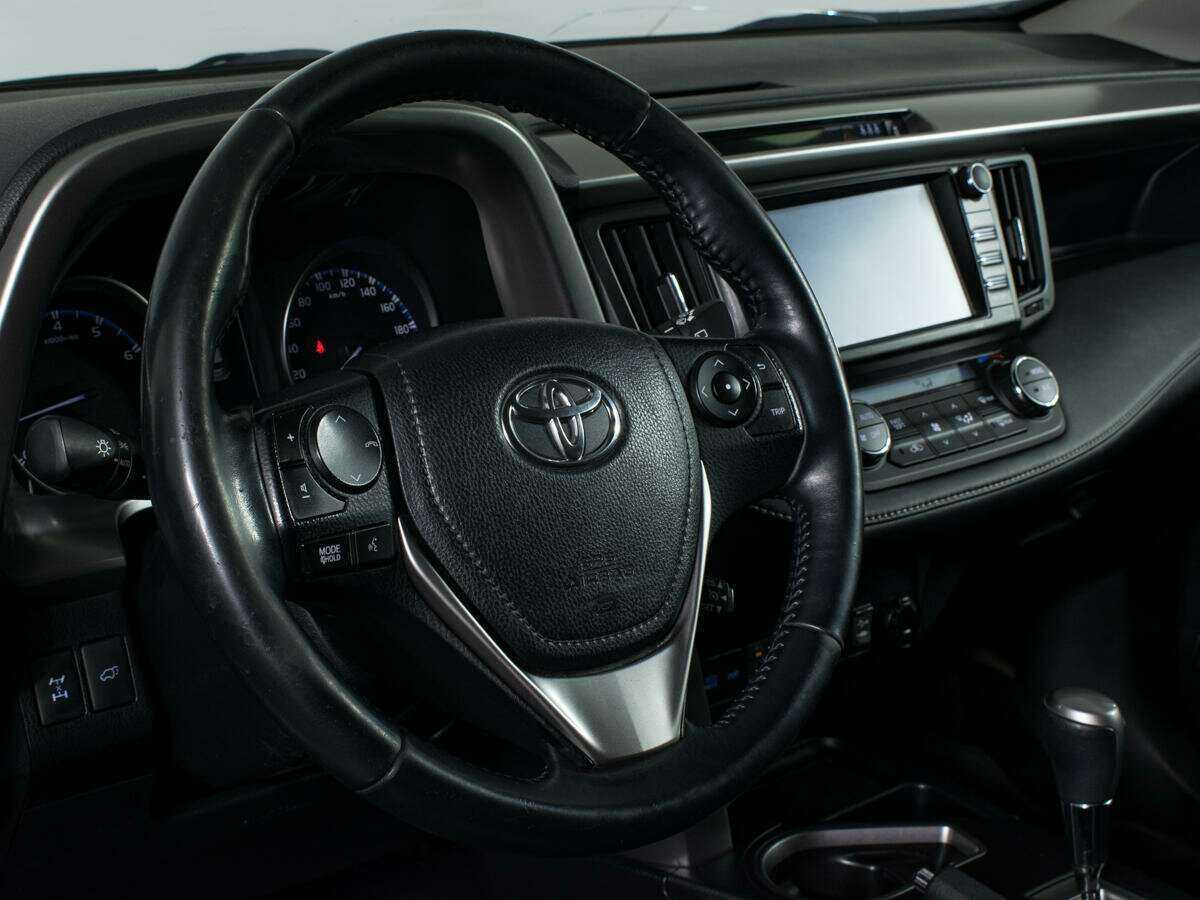 Купить Toyota RAV4 с пробегом. Фото: #13