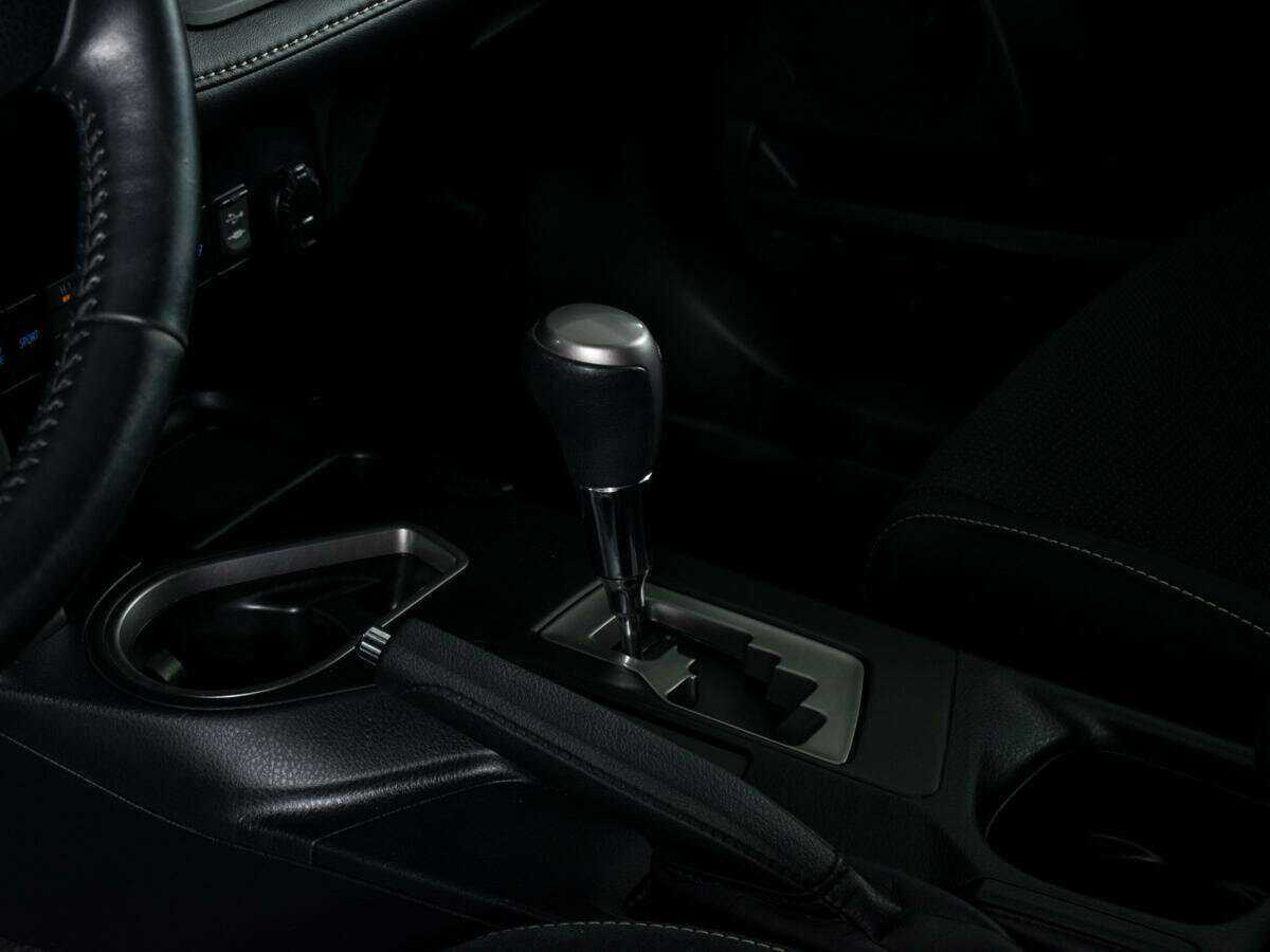 Купить Toyota RAV4 с пробегом. Фото: #14