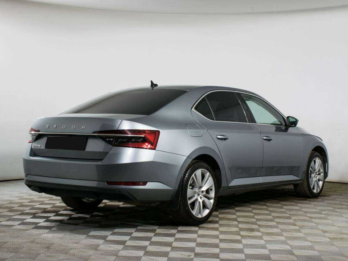 Купить Skoda Superb с пробегом. Фото: #4