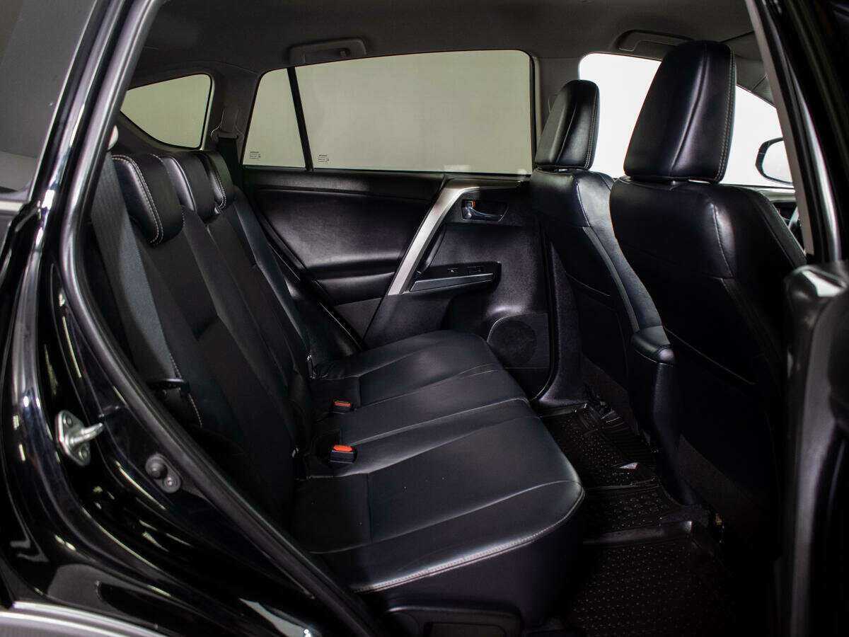 Купить Toyota RAV4 с пробегом. Фото: #7