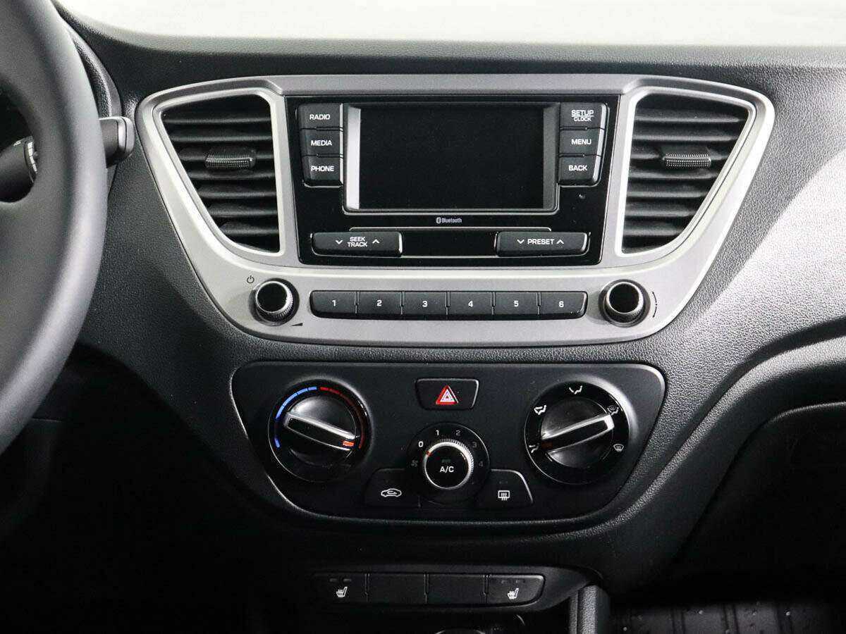 Купить Hyundai Solaris с пробегом. Фото: #10