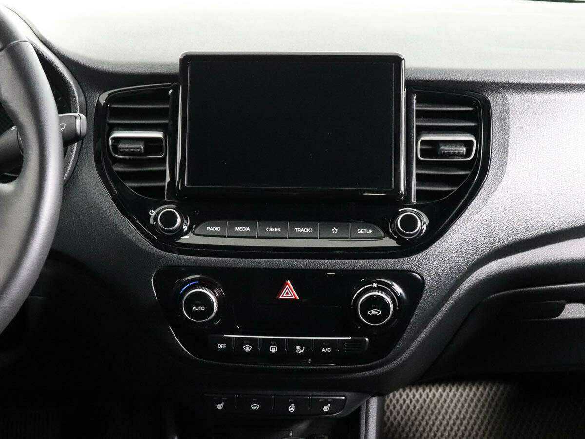 Купить Hyundai Solaris с пробегом. Фото: #10