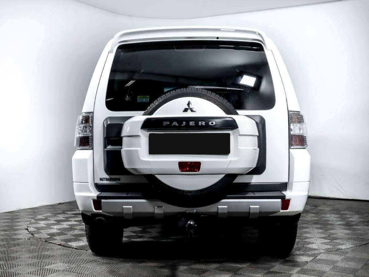 Купить Mitsubishi Pajero с пробегом. Фото: #4