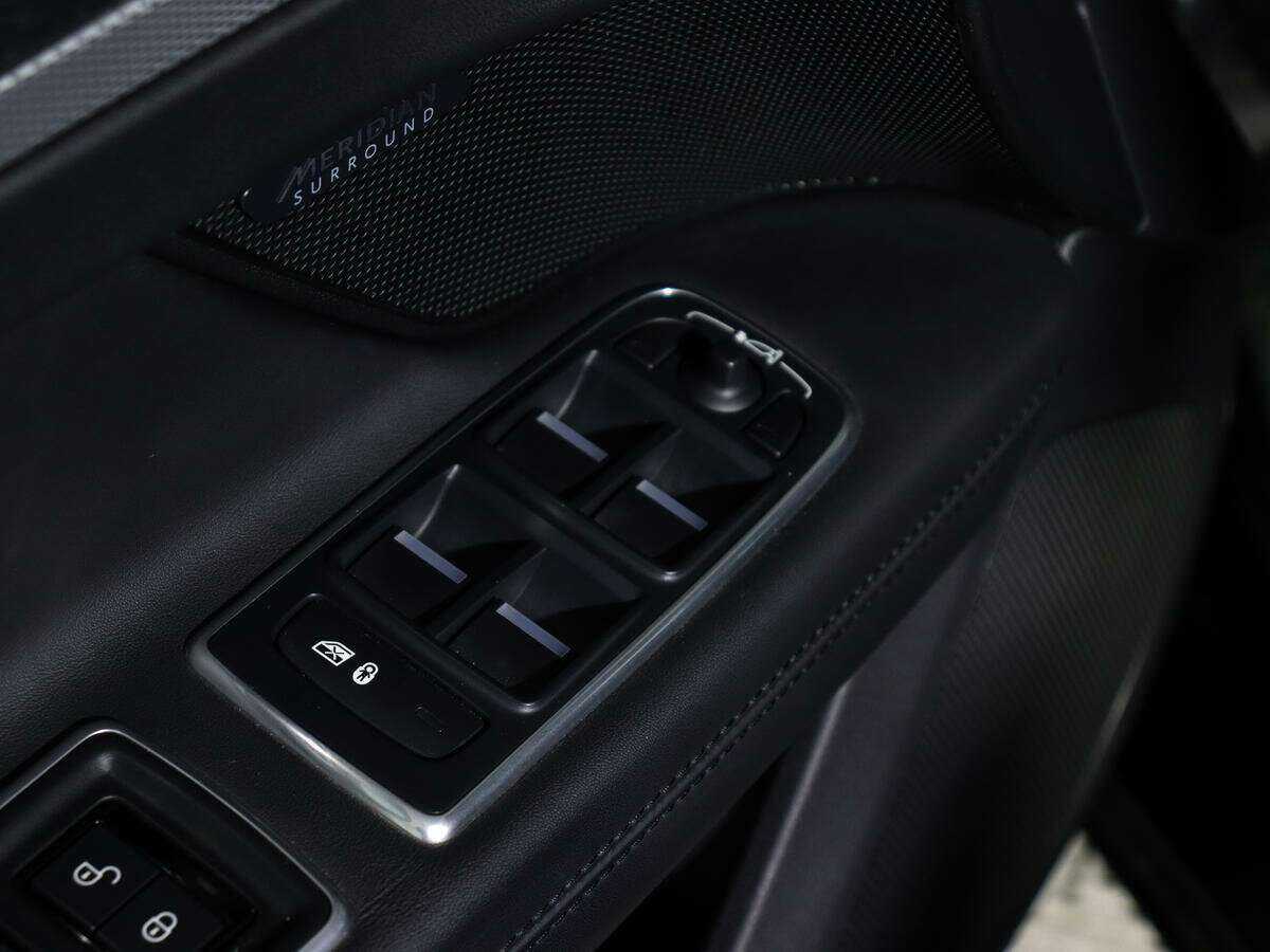 Купить Jaguar XF с пробегом. Фото: #17