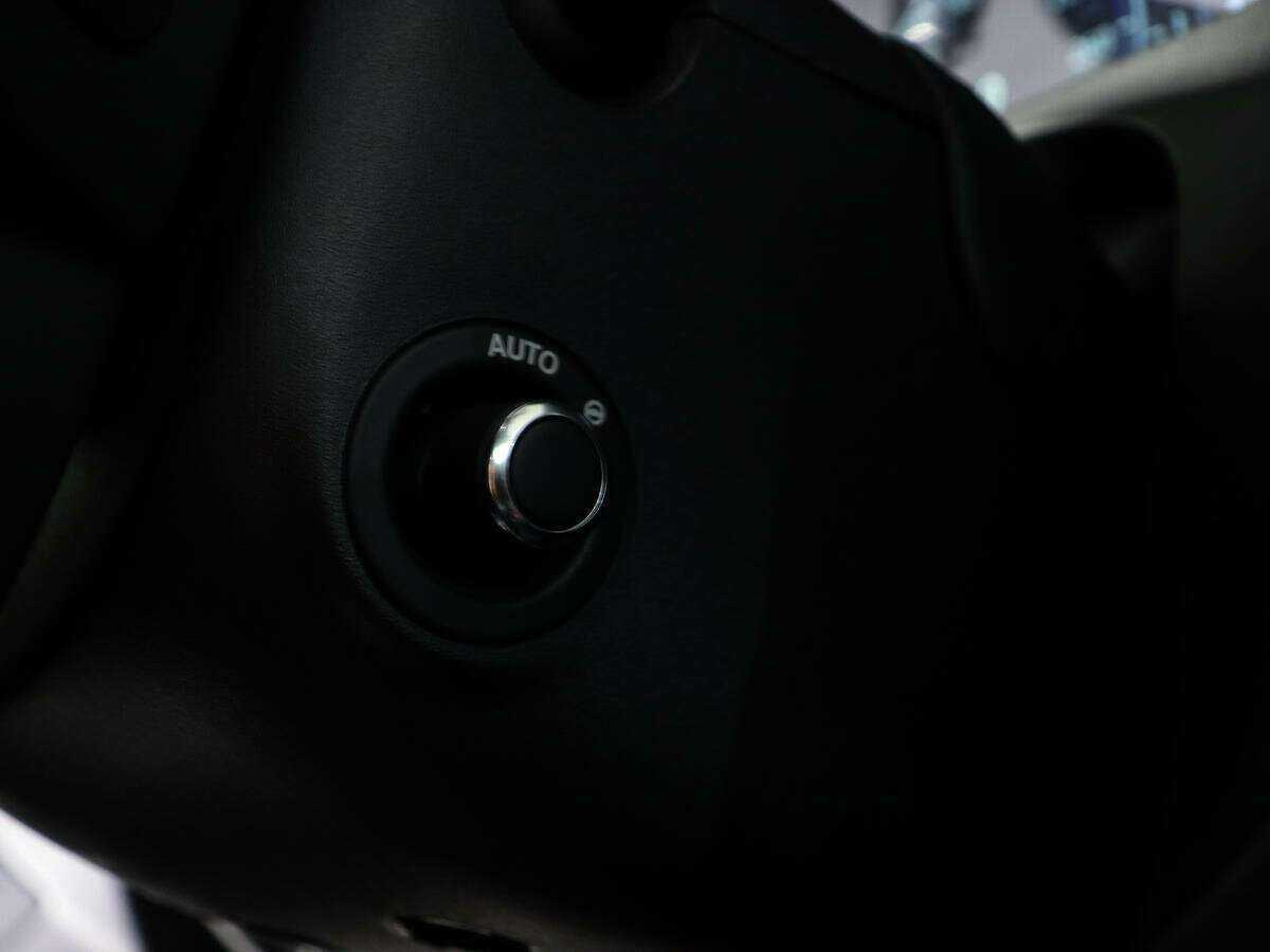 Купить Jaguar XF с пробегом. Фото: #21