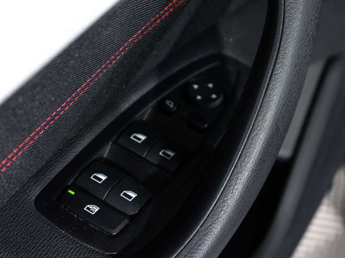 Купить BMW X1 с пробегом. Фото: #11