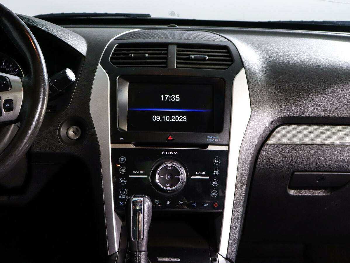 Купить Ford Explorer с пробегом. Фото: #12