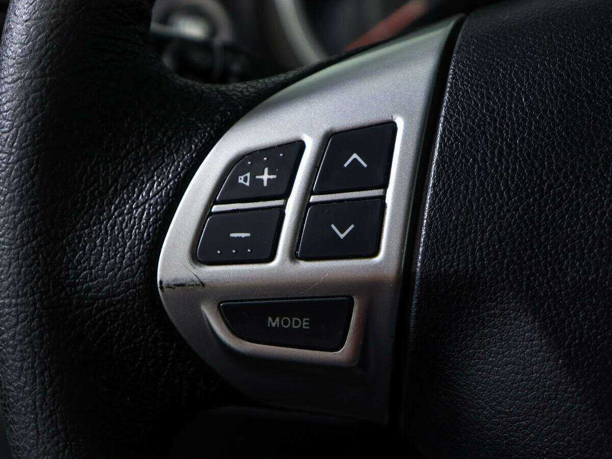 Купить Mitsubishi Lancer с пробегом. Фото: #14