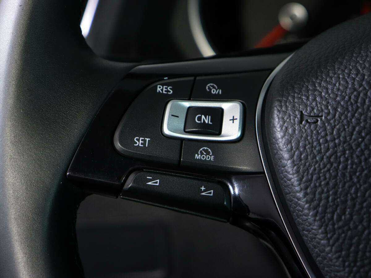 Купить Volkswagen Tiguan с пробегом. Фото: #14