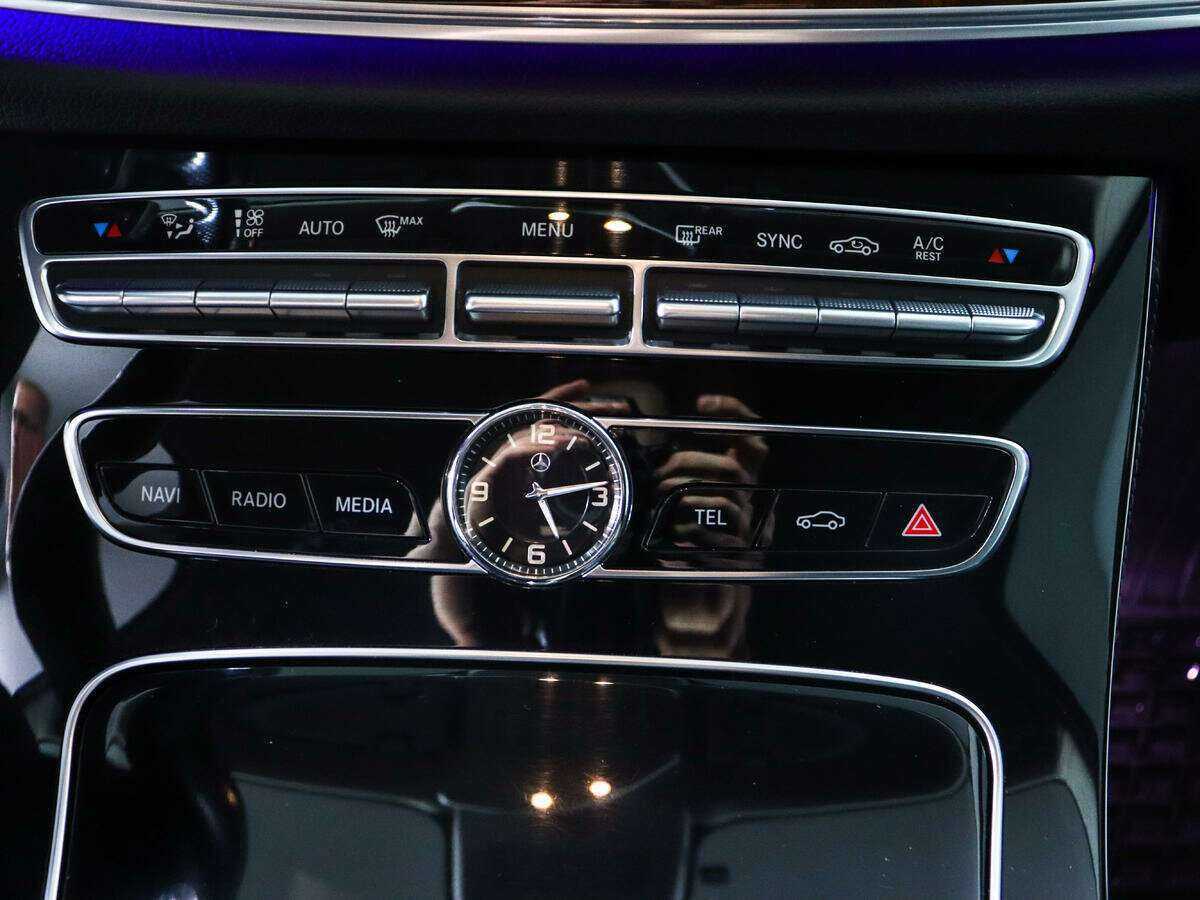 Купить Mercedes-Benz E-Класс с пробегом. Фото: #17