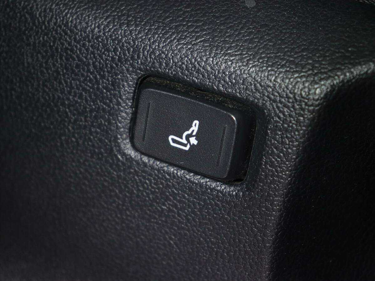 Купить Toyota C-HR с пробегом. Фото: #12