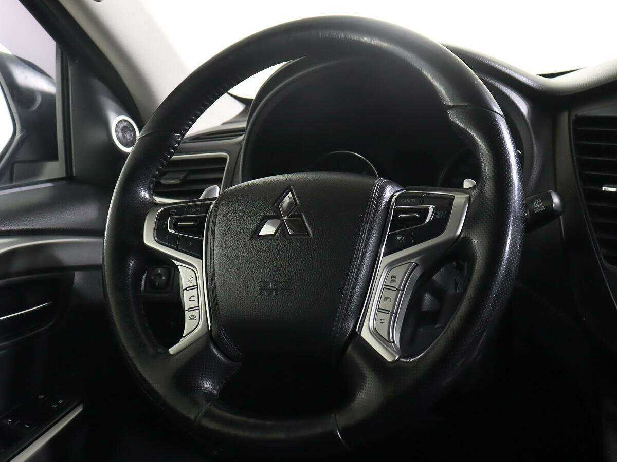 Купить Mitsubishi Pajero Sport с пробегом. Фото: #13