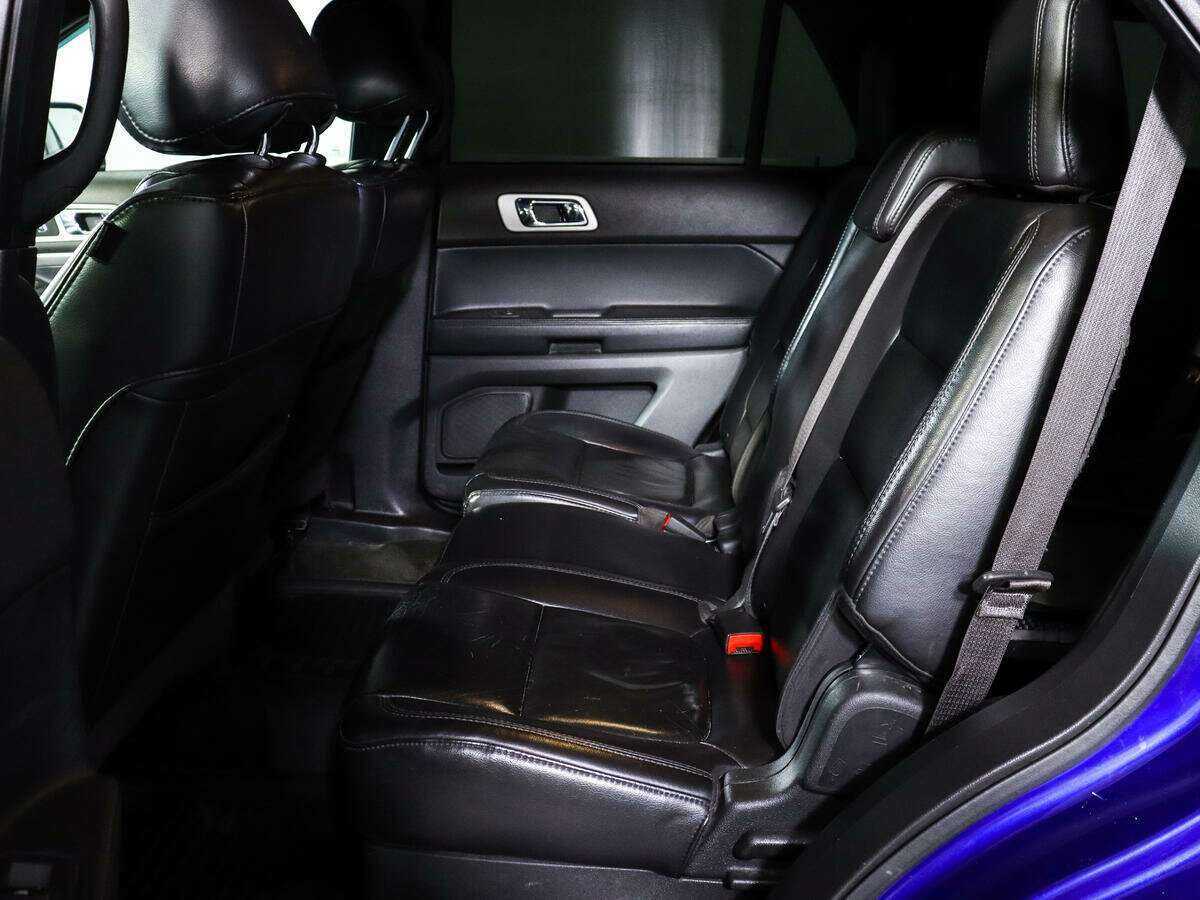 Купить Ford Explorer с пробегом. Фото: #7