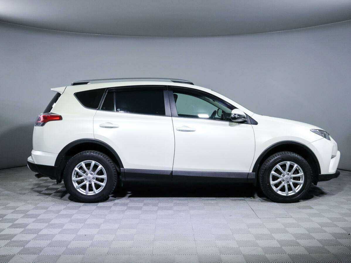 Купить Toyota RAV4 с пробегом. Фото: #3
