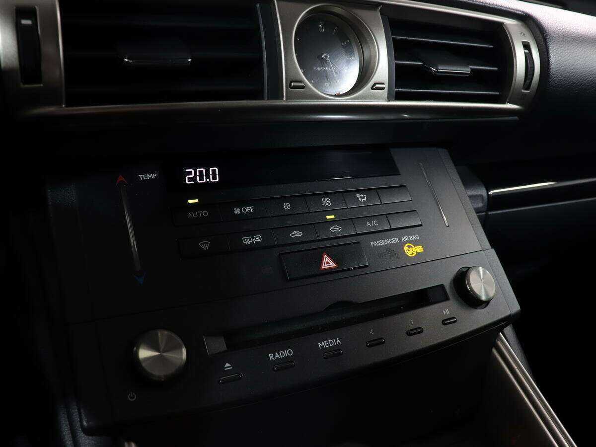 Купить Lexus IS с пробегом. Фото: #17