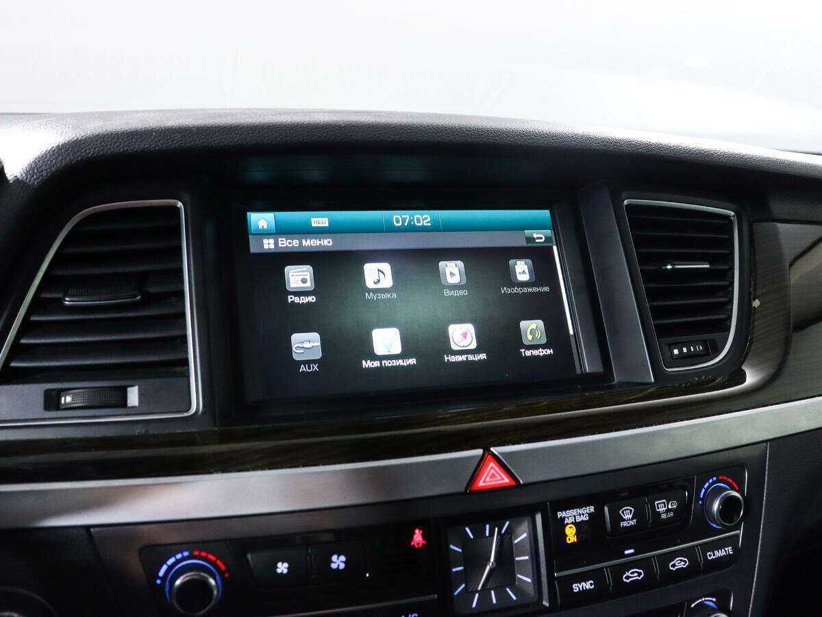 Купить Hyundai Genesis с пробегом. Фото: #13