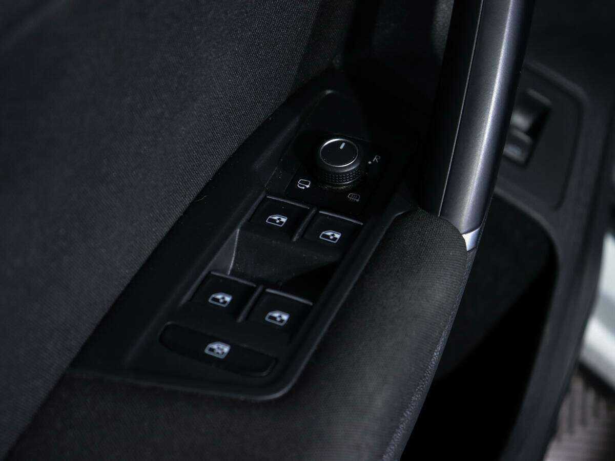 Купить Volkswagen Tiguan с пробегом. Фото: #14