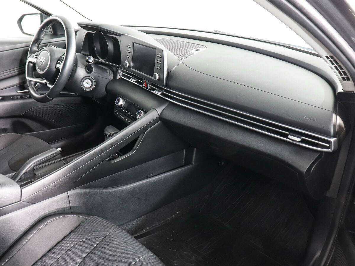 Купить Hyundai Elantra с пробегом. Фото: #10